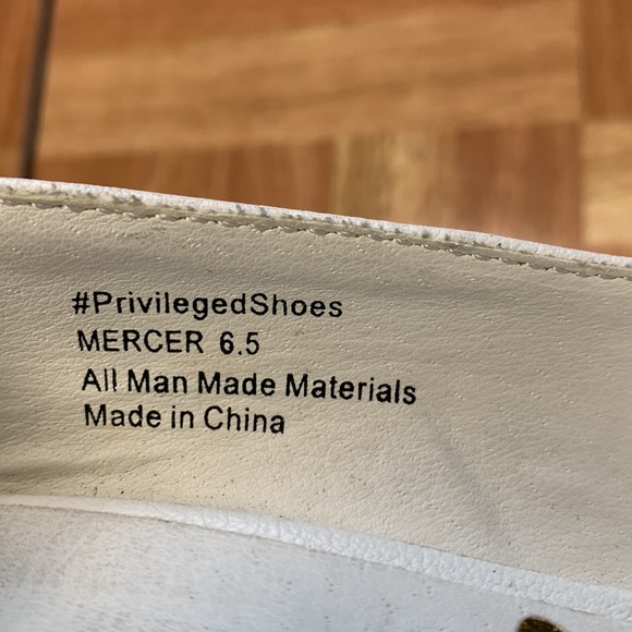 Privileged Mercer Heels w/Gold Chain - GUC 6.5 White/Gold/yellow/black - Picture 5 of 10